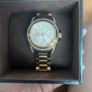 Women’s Michael kors rose gold watch